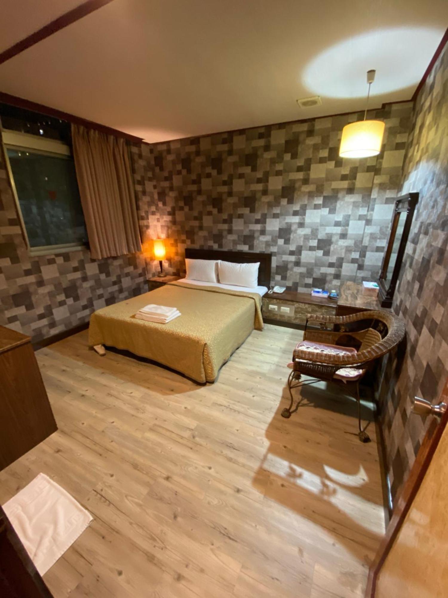 Hotel Lee-Chan Tajpej Kültér fotó