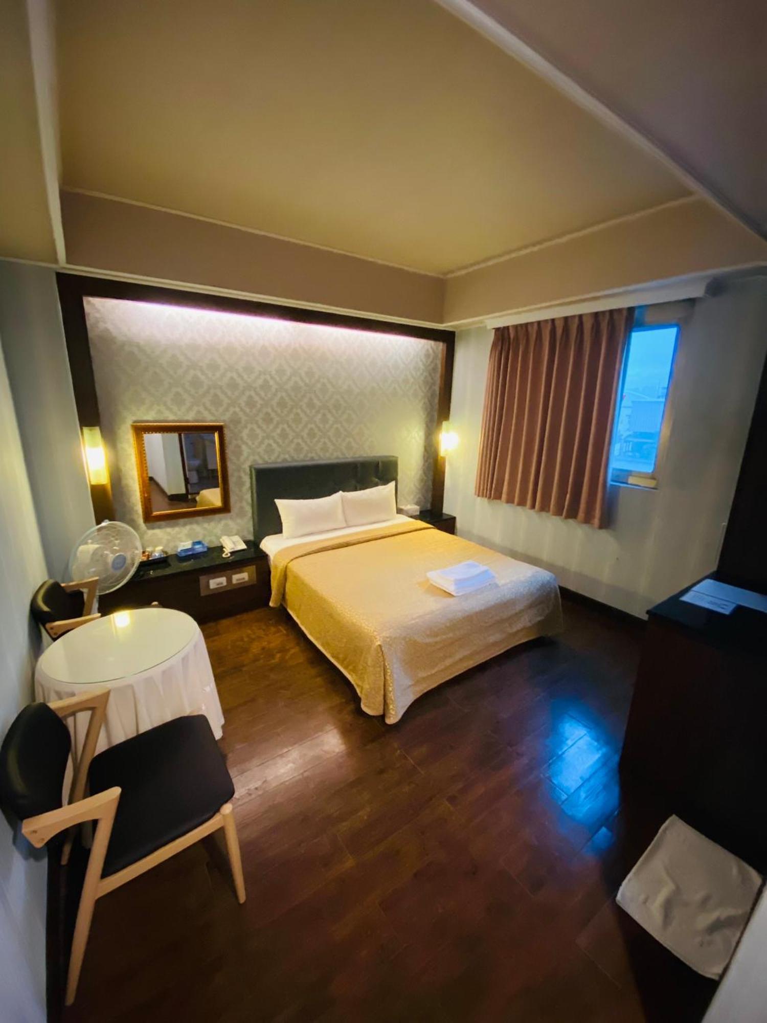 Hotel Lee-Chan Tajpej Kültér fotó
